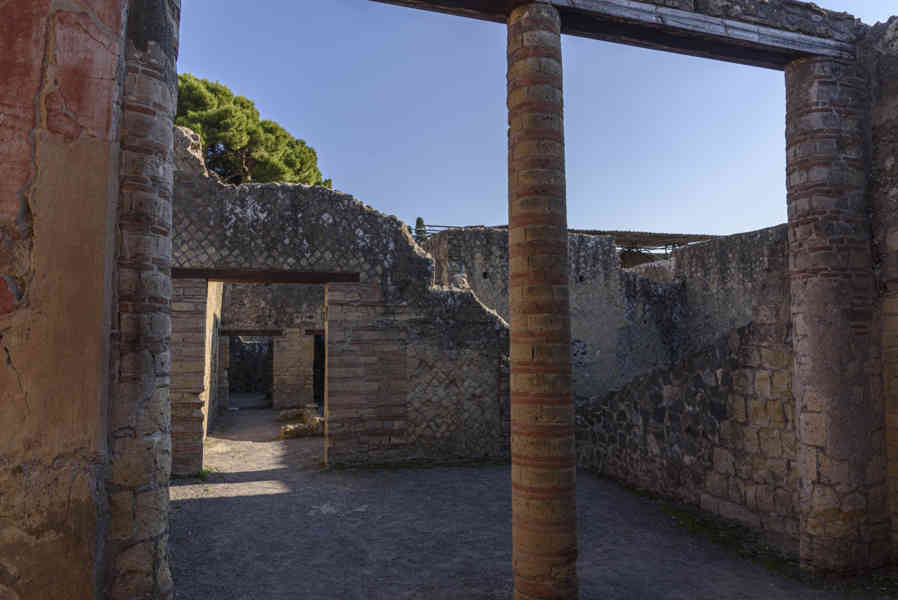 220 - Italia - Herculano - parque arqueológico de Herculano - Casa de la Alcoba.jpg